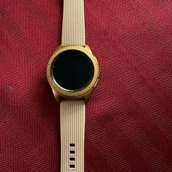 Samsung Accessories - Rose Gold Samsung Galaxy Watch4 bands/2 chargers